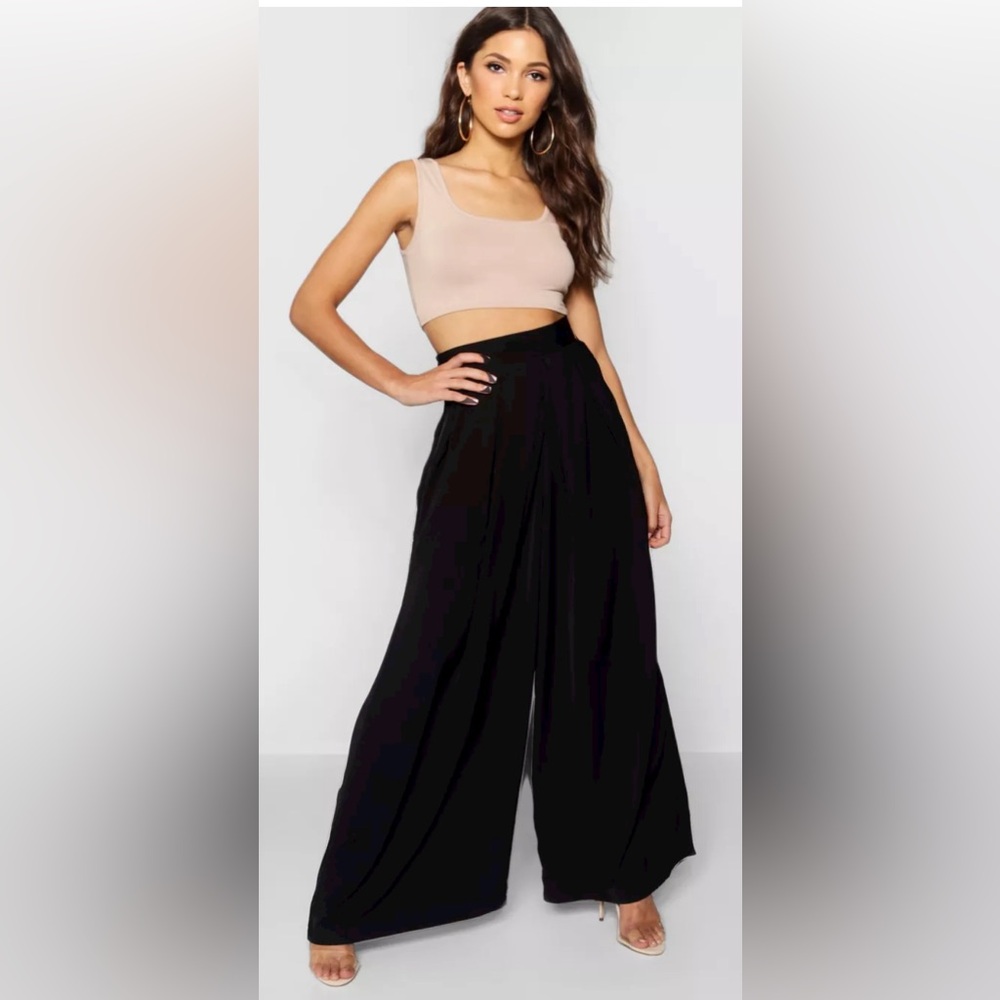 XXI pleated pants.